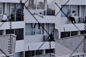 Hombre entró a robar a un edificio e intentó escapar lanzándose por los balcones desde el 5º piso