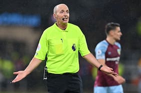 Escándalo en la Premier League por confesiones de exárbitro: “Jugábamos a ver cuánto tiempo aguantamos sin pitar”