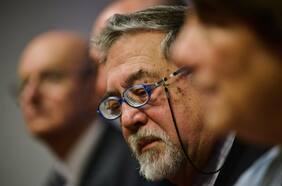 “No me parece bien descalificar desde el punto de vista ético a un colega”: Santibáñez critica dichos de Ethel Pliscoff contra Del Río