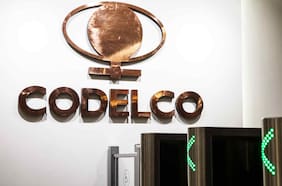 Codelco suscribe contratos con Grenergy y Generadora Metropolitana para asegurar matriz energética 100% limpia para 2030