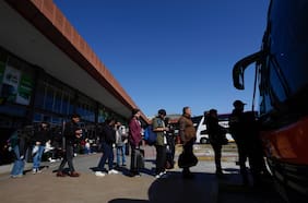 Buses interurbanos acusan exclusión del plan del gobierno por alza de combustibles y alertan fuerte impacto en tarifas