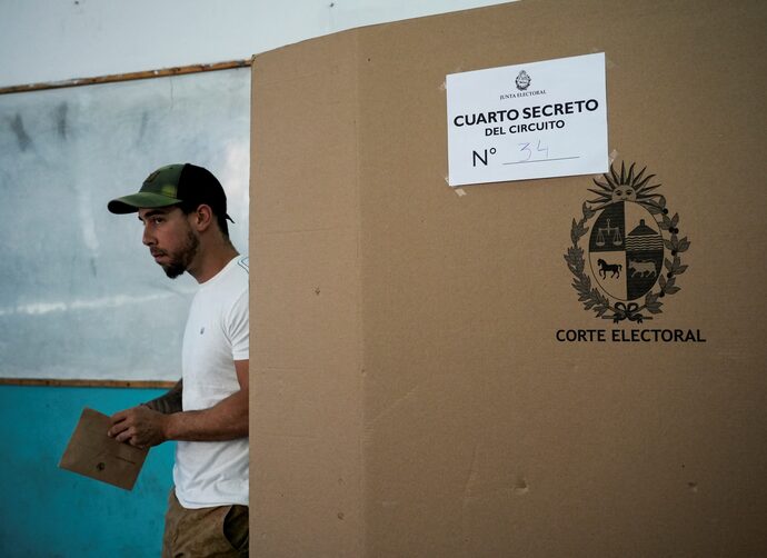 Inicia reñida segunda vuelta presidencial en Uruguay - La Tercera