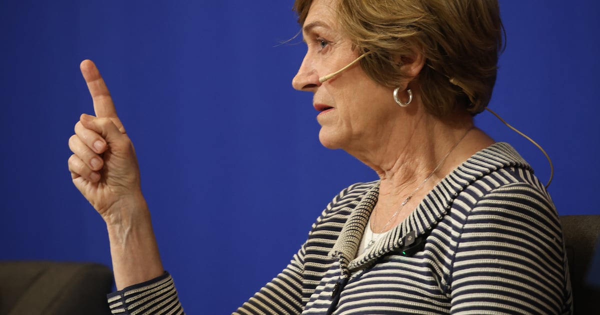 Matthei cuestiona legado del estallido social: ¿heridas abiertas o lecciones no aprendidas?