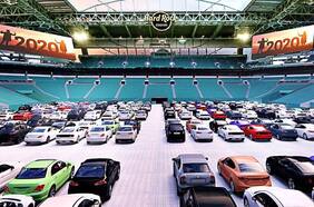 El estadio de los Miami Dolphins se convierte en un enorme autocine