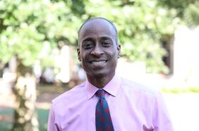 El candidato al directorio de la Fed, Philip Jefferson, ha centrado su investigación en la política monetaria y la pobreza