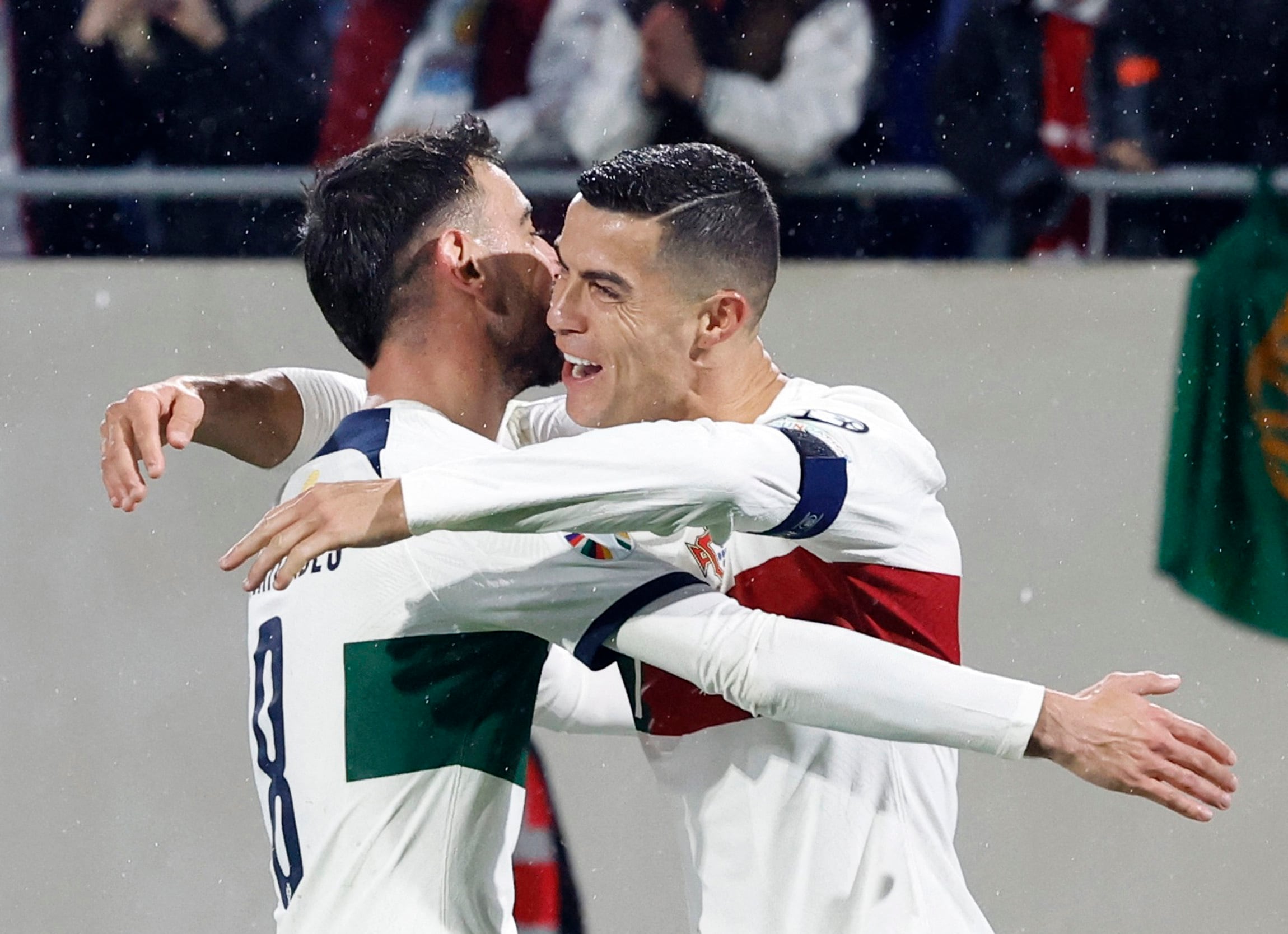 Bruno Fernandes elogió a Cristiano Ronaldo tras su salida de la selección de Portugal