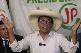 Abren juicio contra el candidato presidencial peruano Roberto Sánchez en vísperas de la segunda vuelta electoral