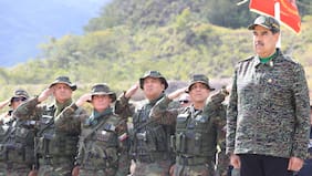 Prensa de EE.UU. dice que Trump se prepara para atacar objetivos militares dentro de Venezuela