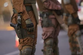 ¿Carabineros es de “gatillo fácil”?: exfuncionarios rechazan el término acuñado en medio de acaloradas discusiones por ley Nain-Retamal