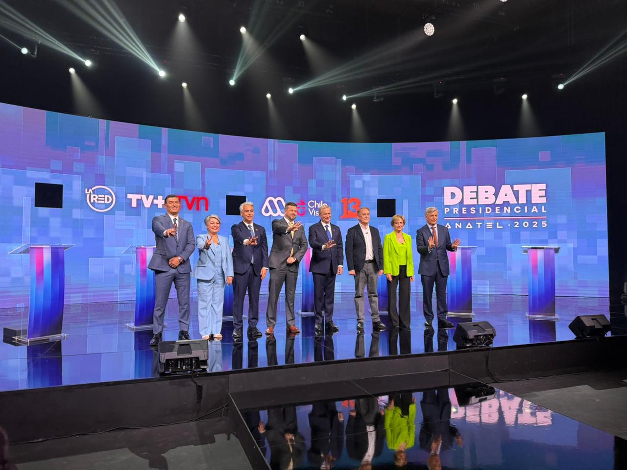 De “la izquierda fofa” a “no me tiembla la mano”: el minuto de cierre de los candidatos en debate Anatel