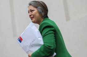 Ministerio del Trabajo anuncia subsidio de emergencia laboral y otras medidas para los trabajadores afectados por el incendio de Viña del Mar