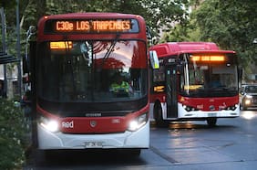 A tres meses del último aumento: Panel de Expertos determina nueva alza en pasaje de buses y Metro