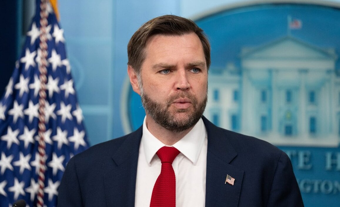 Vance sostiene que Israel no puede resolver sus problemas de seguridad "a base de violencia"