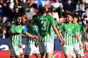 El Betis de Pellegrini se impone en un partidazo al Levante y sigue sólido en puestos de Champions
