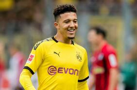 Multan a dos jugadores del Borussia Dortmund por recibir a un peluquero en cuarentena