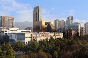 Falabella anuncia venta de Open Plaza Kennedy y hotel Marriott a Parque Arauco