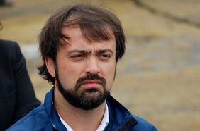 La ofensiva de Sharp por tren Santiago-Valparaíso: acusa “señal de abandono” a su comuna ante trazado solo hasta a Viña del Mar