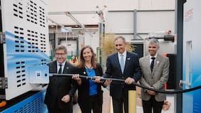 Walmart Chile y Copec inauguran primera hidrolinera para camiones de alto tonelaje