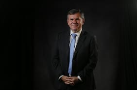 Enrique Bassaletti y 18-O: “El gobierno apoyó (a Carabineros) pero la clase política en general traicionó harto a la República”