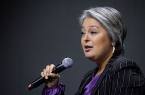Jeannette Jara anuncia que restringirá los foros de debate: “Llegó la hora de que me reúna con los chilenos”