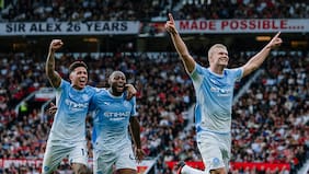 Con un jugador menos: el intratable Haaland silencia Old Trafford y Manchester City se queda con el derbi ante el United