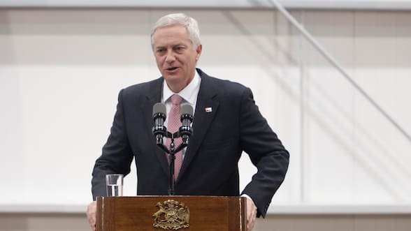 Presidente Kast dice que el gobierno mantendrá urgencia a la megarreforma pese a la advertencia del CFA