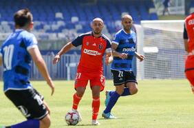 Descontrol en Concepción: la agresión de Gonzalo Montes tras falta de Marcelo Díaz que generó el caos en amistoso de la U con Huachipato