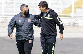 ¿Hay confianza en el producto nacional?: La liga chilena es la cuarta de Sudamérica con más técnicos extranjeros