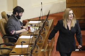 Cómo Jiles sube el precio a los votos bisagra que tiene en la Cámara