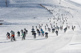 Más de 300 deportistas disputan el vibrante Avalanche Day en El Colorado