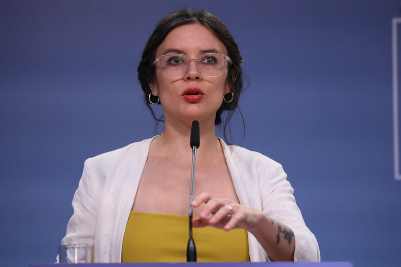 La ministra Camila Vallejo realiza una vocería en La Moneda por la denuncia contra el Presidente Gabriel Boric.