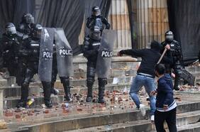 Desde el apoyo al uso de armas por la fuerza pública al llamado al diálogo: la actuación de los expresidentes de Colombia durante la crisis que golpea al país