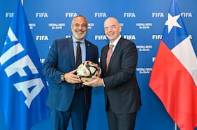 Almuerzo en una viña y cara a cara con los presidentes de los clubes: la agenda de Infantino en su visita exprés a Chile