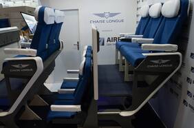 Cómo serán los asientos de dos niveles para los aviones de pasajeros
