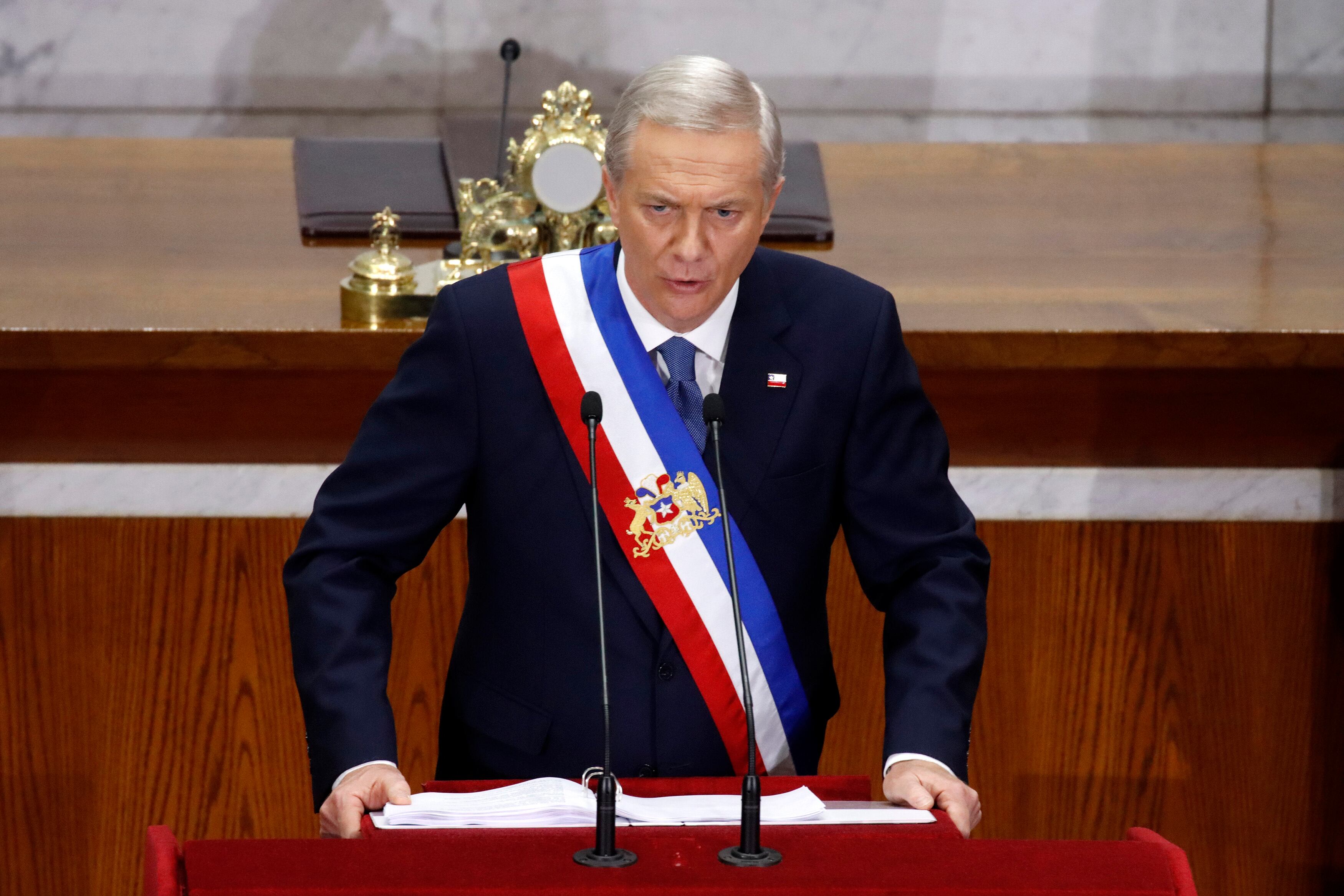 Aplausos para plan oncológico, silencio para Decreto 333