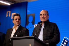 Milei reordena su equipo de gobierno: renuncian el jefe de Gabinete y el ministro del Interior de Argentina