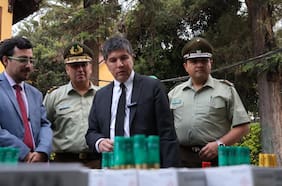 Operativo en Peñalolén y La Reina deja cuatro detenidos: se incautaron 20 armas y tres máquinas para fabricar municiones
