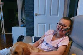 Niña de 13 años recibe pionero tratamiento contra leucemia incurable: hoy se recupera en casa