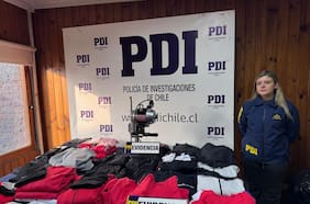 Desbaratan taller clandestino en Quinta Normal: requisaron 2.000 prendas falsificadas avaluadas en $224 millones