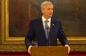 Kast firma proyecto de ley que incorpora nueva causal de cesación en el cargo de autoridades en caso de consumo de drogas