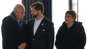 Oposición propina mazazo a fondos para el porvenir de Boric y rechaza asignaciones para expresidentes