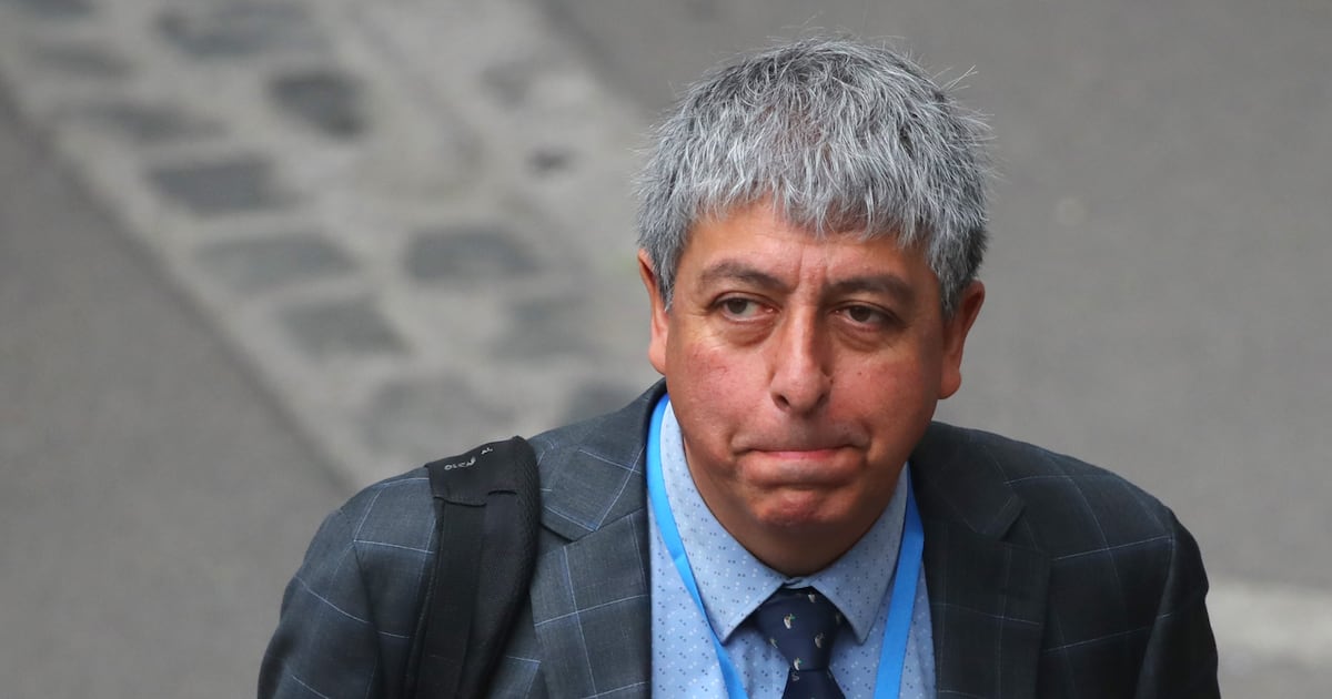 Defensor Víctor Providel concurre a citación como imputado en causa por amenazas contra la denunciante de Monsalve