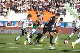 Una tarde de terror para Colo Colo: Cobresal le da un baile al Cacique, con un insólito gol de arquero incluido