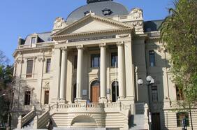 Dos emblemáticos pintores y muestras en torno al arte gráfico conforman nuevas exposiciones del MAC