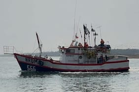 Encuentran trozo que pertenecería a la bodega de la lancha Bruma