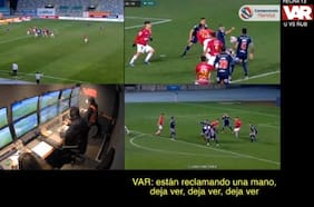 “No me parece infracción de Gutiérrez, voy a cobrar penal a favor de Ñublense”: el audio del VAR en la infracción que reclama la U