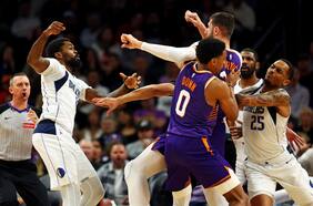 Hubo tres expulsados: la tensa pelea que se tomó el partido entre Dallas Mavericks y Phoenix Suns