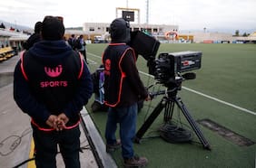 La Liga de Primera se transmitirá por la televisión abierta: TNT Sports y Canal 13 anuncian acuerdo