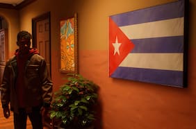 Insomniac Games se disculpa por confundir la bandera de Puerto Rico con la de Cuba y lanchan parche solucionándolo