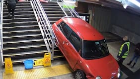 Fatal accidente en Viña del Mar: un vehículo ingresó a estación de Metro tras colisión y dejó a una mujer fallecida